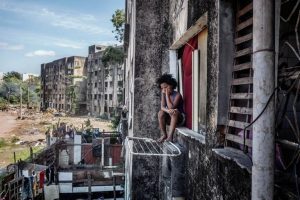 pobreza-ensaio-fotografico-peter-bauza-rio-de-janeiro-768x512