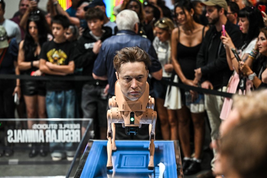 AFP__20251207__87DL4WL__v1__MidRes__ArtBaselMiami