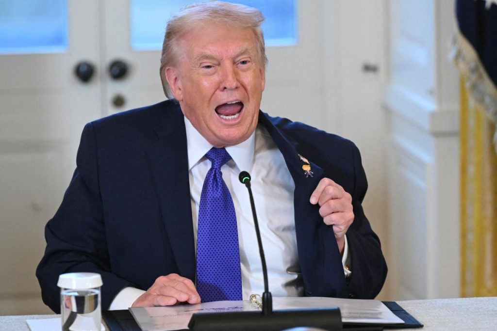AFP__20260109__929B4V2__v1__MidRes__TrumpToMeetWithOilExecutivesAboutVenezuela-1024x683