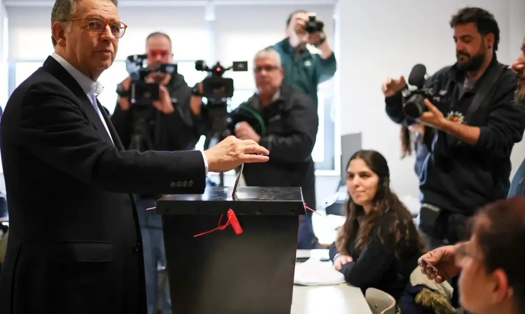 2026-02-08t201309z_1_lynxmpem170fp_rtroptp_4_portugal-election-president