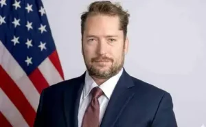 1787627_big-darren-bettie