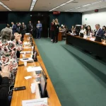 COMISSÃO DE CONSTITUIÇÃO E JUSTIÇA DA CÂMARA APROVA ADMISSIBILIDADE DE PROPOSTAS QUE ACABAM COM ESCALA 6X1