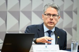 alessandro-vieira-andressa-anholete-ag-senado-768x509