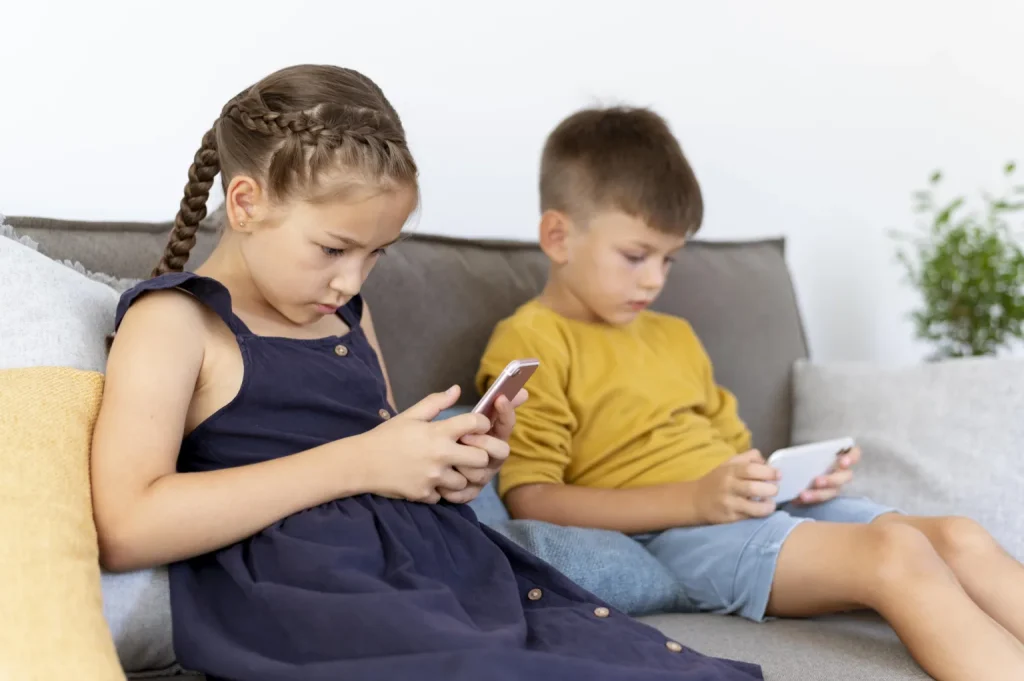 medium-shot-kids-with-devices-indoors-1536x1022