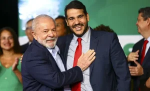 101584271-o-presidente-eleito-luiz-inacio-lula-da-silva-e-o-futuro-ministro-da-advocacia-geral-da-un