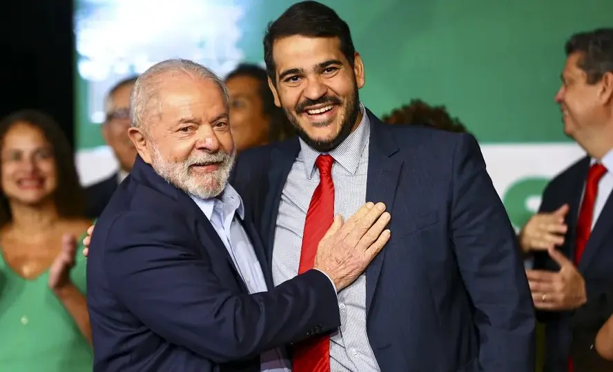 101584271-o-presidente-eleito-luiz-inacio-lula-da-silva-e-o-futuro-ministro-da-advocacia-geral-da-un
