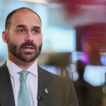 EDUARDO BOLSONARO CONTROLAVA O DINHEIRO DE “DARK HORSE”, MOSTRA CONTRATO  O QUE REVELA QUE MENTIU QUANDO DISSE QUE APENAS CEDEU O DIREITO DO FILME