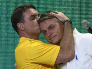 flavio-bolsonaro-renuncia