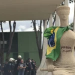 MORAES REJEITOU REVISAR PENA DA BOLSONNARISTA DÉBORA DO BATOM CONDENADA PELO 8/1