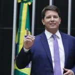 BANCADA DO PT ACIONA PGR CONTRA MÁRIO FRIAS POR SUSPEITA DE RACHADINHA E LAVAGEM DE DINHEIRO