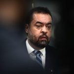 POLÍCIA FEDERAL ACESSA CELULAR DE CLÁUDIO CASTRO E PROVOCA APREENSÃO ENTRE BOLSONARISTASS