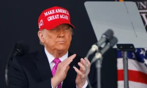 2025-07-12t151717z_1_lynxmpel6b06q_rtroptp_4_macro-trump-tarifaseu