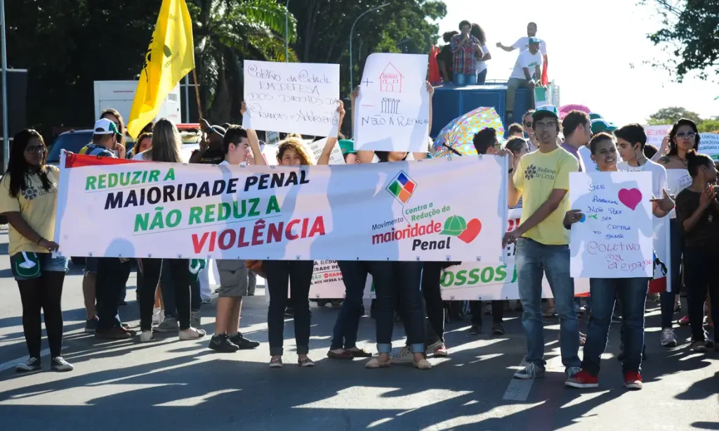 961330-maioridade penal-6831