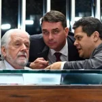 FLÁVIO  RACHADÃO COMEMOROU OPERAÇÃO DA PF CONTRA O BURGUÊS, JAQUES WAGNER  COMO SE SUA IRMANDADE-BOLÇONARIANA COM VORCARO E MILÍCIAS  FOSSEM DESAPARECER