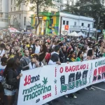 ATIVISTAS E ORGANIZAÇÕES REALIZARAM, EM SÃ PAULO, MARCHA PEDINDO LEGALIZAÇÃO DA MACONHA