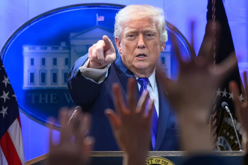 AFP__20260220__98EK9L4__v2__MidRes__TopshotUsPoliticsCourtTariffTrumpBriefing