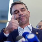 FLÁVIO BOLSONARO CULPA A POLÍCIA FEDERAL POR DESCOBRIR DESVIO DE R$ 119 MILHÕES NO PL