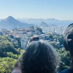 TRILHA NA ROCINHA MOSTRA MATA ATLÂNTICA E RECUPERAÇÃO FLORESTAL NO RIO