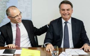 andre-mendonca-e-jair-bolsonaro-abr-768x480