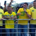 RACHADÃO, AO AFIRMAR, EM PALANQUE, QUE SEU PAI “É HOMEM DE BEM, HONESTO E INCORRUPTÍVEL”, CONFIRMOU QUE É IRMÃO DE VORCARO