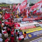 FIM DA ESCALA 6X1 LEVA TRABALHADORES A TRÊS DIAS DE VIGÍLIA NO SENADO
