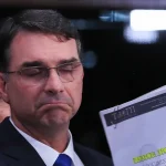 VEJA E OUÇA A INSERÇÃO DO PARTIDO DOS TRABALHADORES SOBRE PARTE DA FICHA CRIMINAL DE FLÁVIO BOLSONARO QUE DELIRA SER PRESIDENTE. É MOLE!??