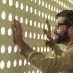 “TEM QUE TER MAIS 50 FILMES SOBRE A DITADURA”, DISSE BRUNO GAGLIASSO, QUE PROTAGONIZA ‘HONESTINO’