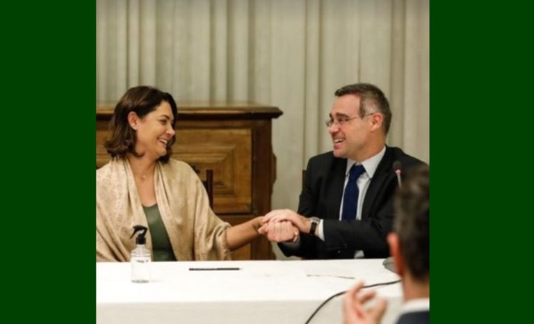 micehele-e-mendonca-redes-sociais-768x466