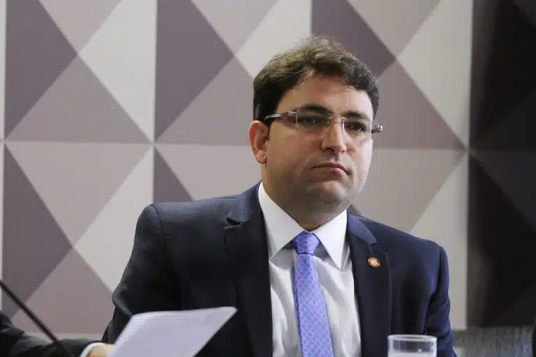 Willer-Tomaz-advogado-1024x682-1-768x512.jpg