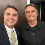 QUE FILHO É ESSE QUE USA O PAI PARA PRATICAR GOLPE FINANCEIRO E ALIMENTAR SUA AMBIÇÃO POR DINHEIRO? RACHADÃO! FILHO DE BOLÇONARO!