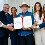 LULA SANCIONOU LEI DE INCENTIVO AO DESENVOLVIMENTO DO FUTEBOL FEMININO