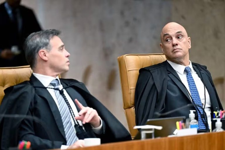 mendonca-moraes-Evaristo-Sa-AFP-768x512