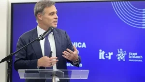 o-ministro-do-stf-andre-mendonca-em-evento-do-instituto-iter-1788443789203_v2_900x506.jpg-768x432