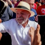 LULA REAFIRMA CERTEZA NA VITÓRIA NAS ELEIÇÕES APÓS VOTAR EM SÃO PAULO E AVISA: O BRASIL “NÃO IRÁ PARA FRENTE COM MILICIANO”