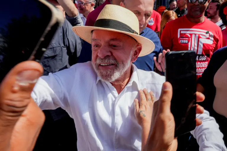 2026-10-04T131813Z_1_LYNXMPEM930CX_RTROPTP_4_BRAZIL-ELECTION