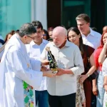 LULA, NO DIA DE NOSSA SENHORA APARECIDA, DEFENDE RESPEITO À FÉ E CRITICA ATAQUES À PADROEIRA