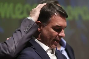AFP__20261008__AA_08102026_2984809__v1__HighRes__BrazilianPresidentialCandidateFlavi-768x512.jpg