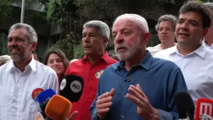Coletiva-de-imprensa-ao-ar-livre