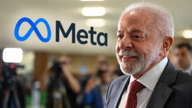 Lula-em-evento-com-marca-Meta