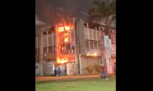 incendio_causa_danos_a_predio_da_universidade_federal_de_pernambuco01