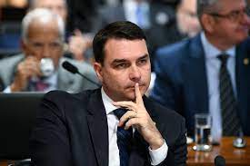 jornalggn.com.br-coronel-hudson-e-ex-esposa-de-bolsonaro-reaparecem-em-rachadinha-de-flavio-bolsonaro-flavio1