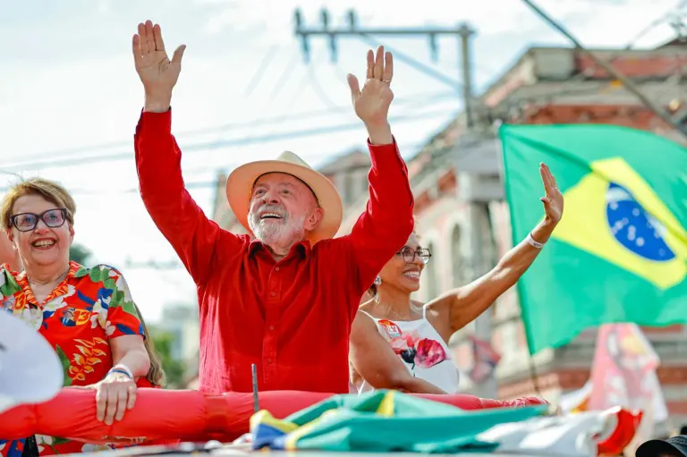 lula-fora