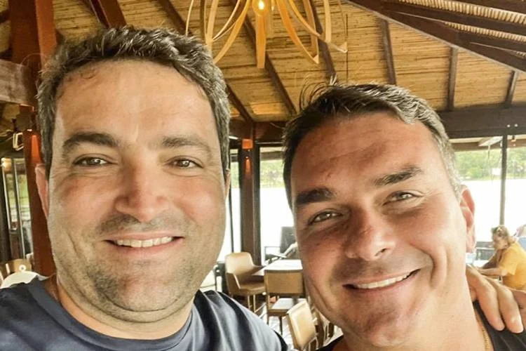 willer-tomaz-e-flavio-bolsonaro-foto-reproducao-twitter-2